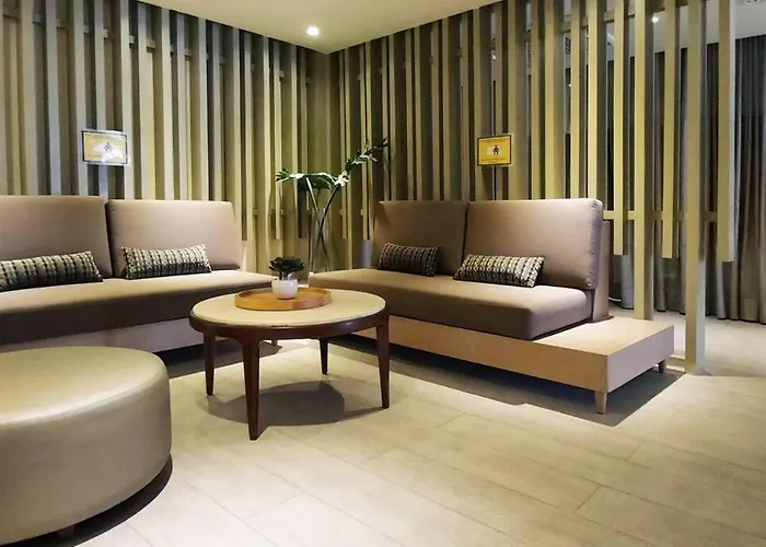 Executive Gem Beside Malls And Bars At Uptown Bgc * Manila