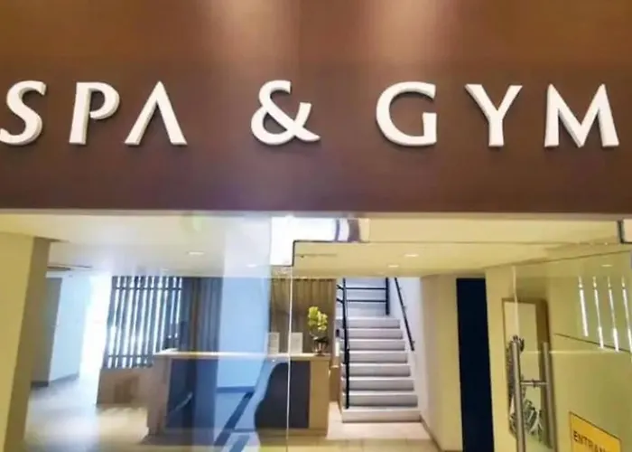 Apartment Executive Gem Beside Malls And Bars At Uptown Bgc *