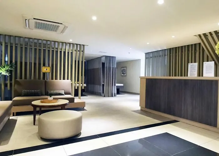 Executive Gem Beside Malls And Bars At Uptown Bgc Apartment Manila