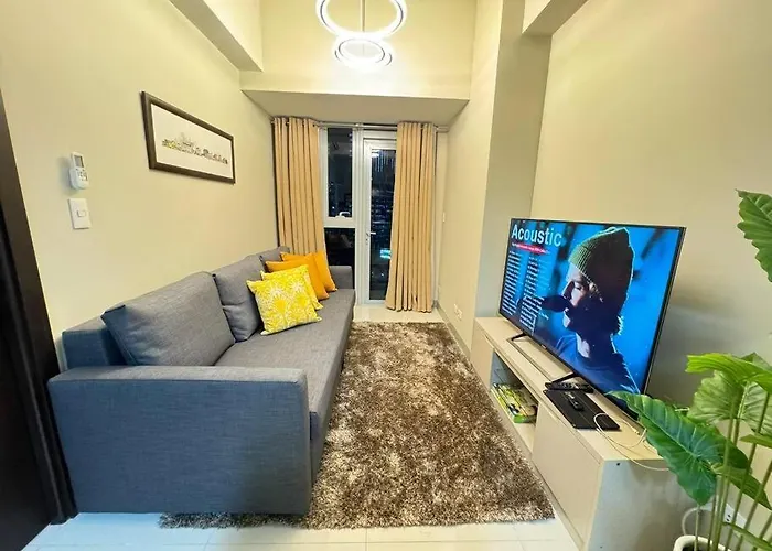 Executive Gem Beside Malls And Bars At Uptown Bgc