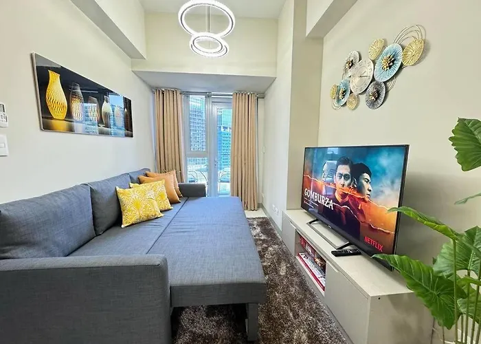 Executive Gem Beside Malls And Bars At Uptown Bgc Apartment