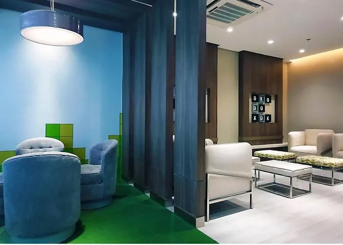 Executive Gem Beside Malls And Bars At Uptown Bgc *