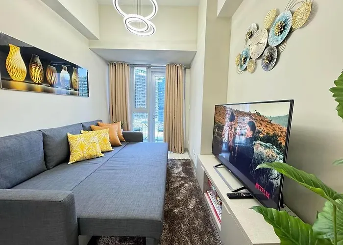 Apartment Executive Gem Beside Malls And Bars At Uptown Bgc