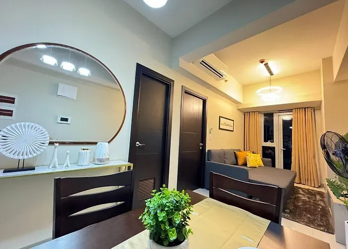 Executive Gem Beside Malls And Bars At Uptown Bgc *