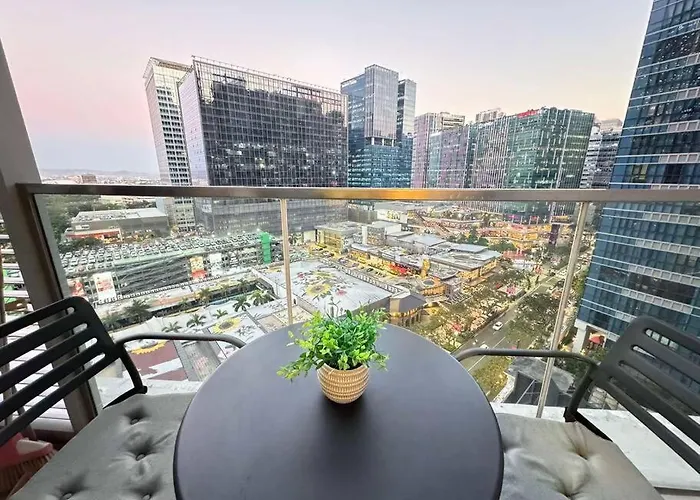 Executive Gem Beside Malls And Bars At Uptown Bgc * Manila