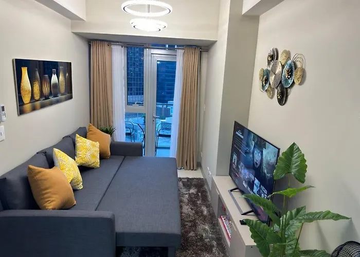 Executive Gem Beside Malls And Bars At Uptown Bgc Apartment